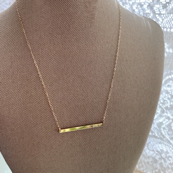 Sarah name on gold bar necklace - Picture 7 of 7